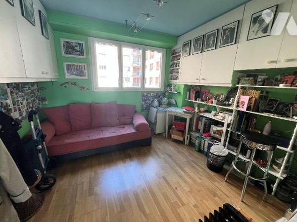 La SAS R&R Notaires vous propose à la vente ce bel appartement familial de 111 m², situé dans l...
