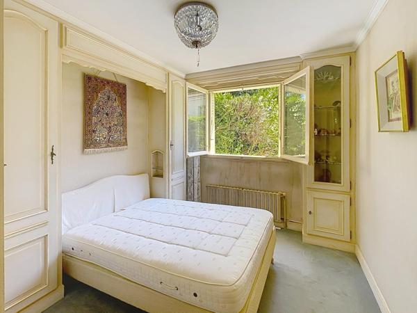 PARC DE LA CLOCHE - MAISON INDIVIDUELLE DE 110 M2 SUR SOUS-SOL TOTAL A 2 MN DU RER C