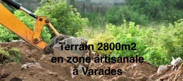 Terrain constructible de 2 800m2 viabilisé, zone artisanale de la Ferté à Varades.