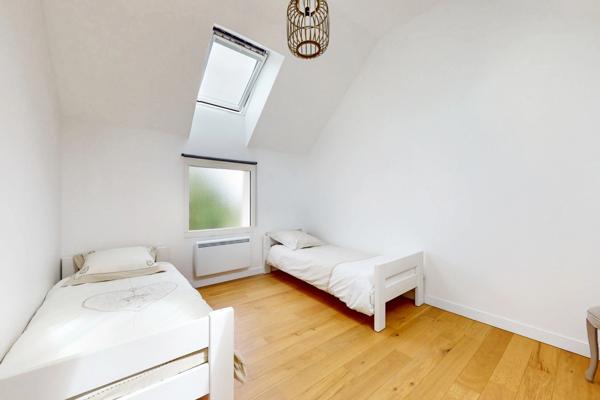 Maison refaite à neuf avec jardin à Garches