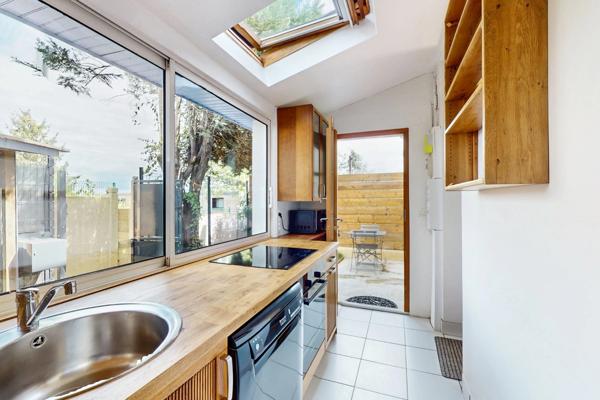 Maison refaite à neuf avec jardin à Garches