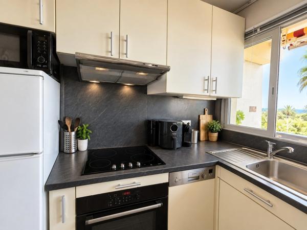 EXCLUSIVITÉ | CANET-PLAGE SUD - T2 TRAVERSANT • TERRASSE • VUE MER • PARKING & CAVE