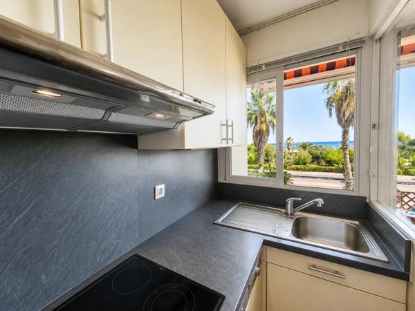 EXCLUSIVITÉ | CANET-PLAGE SUD - T2 TRAVERSANT • TERRASSE • VUE MER • PARKING & CAVE