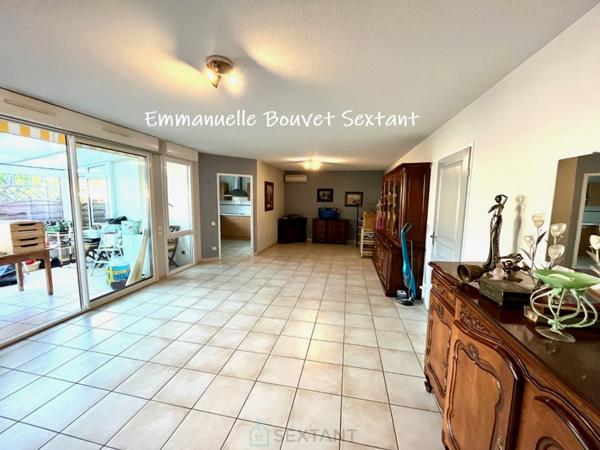 Résidence sénior, T3 de plain-pied en copropriété, espaces paysagers, piscine, club-house, environnement privilégié