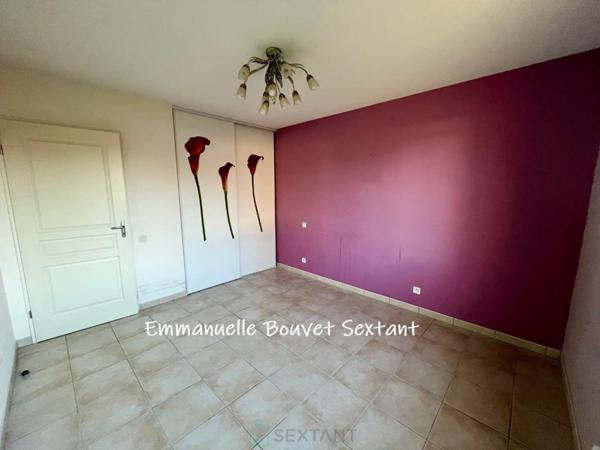 Résidence sénior, T3 de plain-pied en copropriété, espaces paysagers, piscine, club-house, environnement privilégié