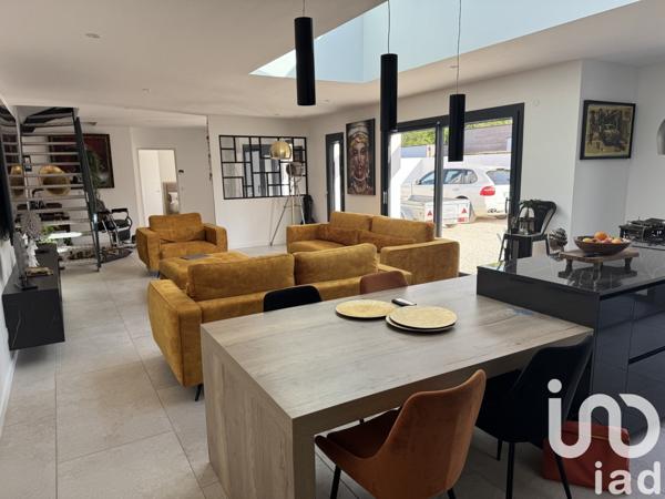 Maison à vendre 4 pièces 127 m² Saint-Sulpice-de-Royan