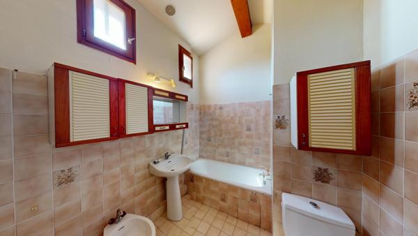 Maison familiale composée de  4 chambres dont  2 de plain-pied – Terrain 437m²