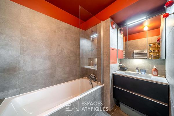 Duplex contemporain aux terrasses végétalisées, esprit canopée urbaine