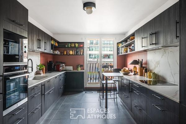 Duplex contemporain aux terrasses végétalisées, esprit canopée urbaine