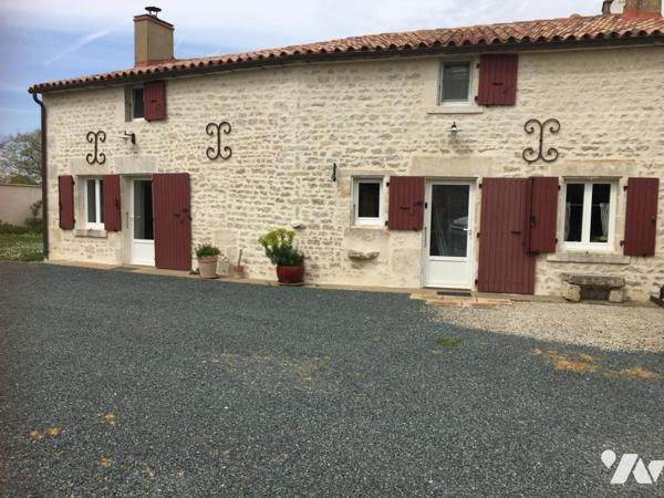 MAISON COUP DE COEUR SITUÉE A LA CAMPAGNE AVEC GARAGE, GRANGE, DEPENDANCES ET TERRAIN