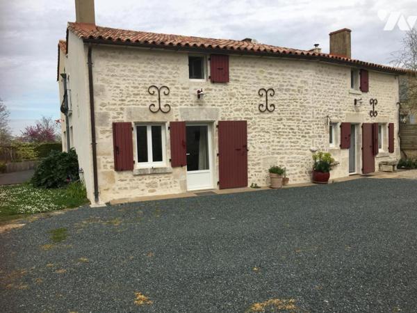 MAISON COUP DE COEUR SITUÉE A LA CAMPAGNE AVEC GARAGE, GRANGE, DEPENDANCES ET TERRAIN