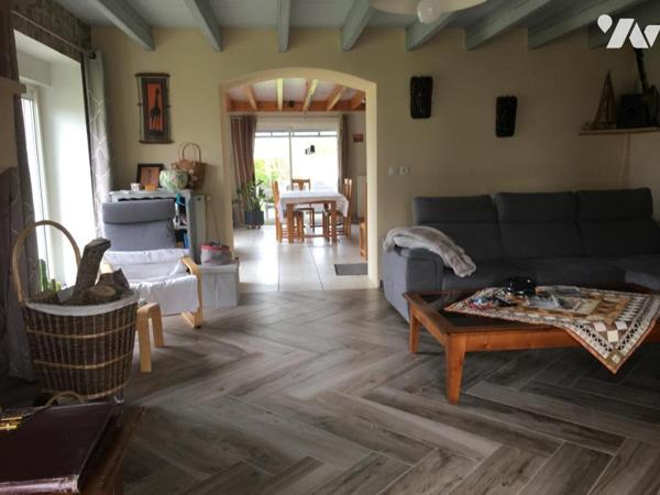 MAISON COUP DE COEUR SITUÉE A LA CAMPAGNE AVEC GARAGE, GRANGE, DEPENDANCES ET TERRAIN