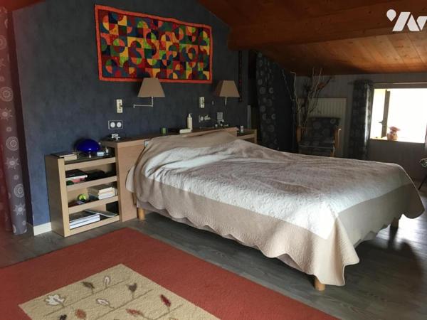 MAISON COUP DE COEUR SITUÉE A LA CAMPAGNE AVEC GARAGE, GRANGE, DEPENDANCES ET TERRAIN