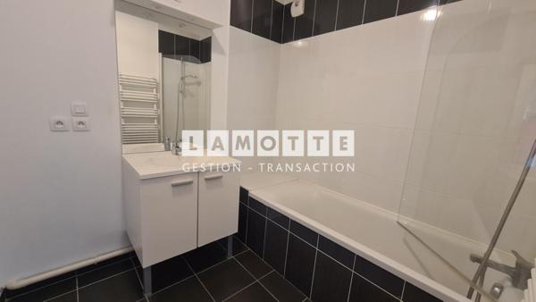 Appartement à louer 4 pièces - 84 m²