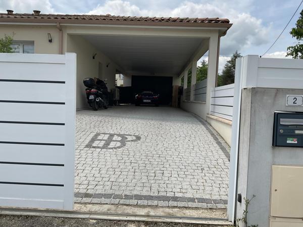 Maison contemporaine proche des commodités