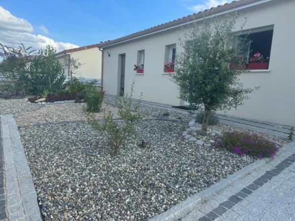 Maison contemporaine proche des commodités