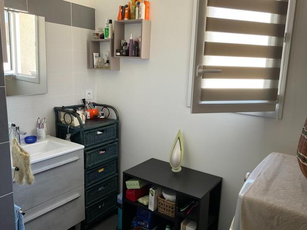 Maison contemporaine proche des commodités