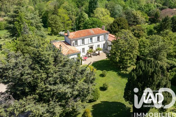 Maison à vendre 7 pièces 195 m² François