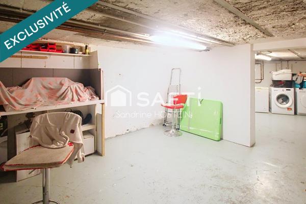 Jolie Maison rénovée avec 3 chambres, 2 salles de bain et garage!