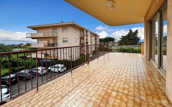 Appartement à vendre    4 pièces • 90 m2 Nice