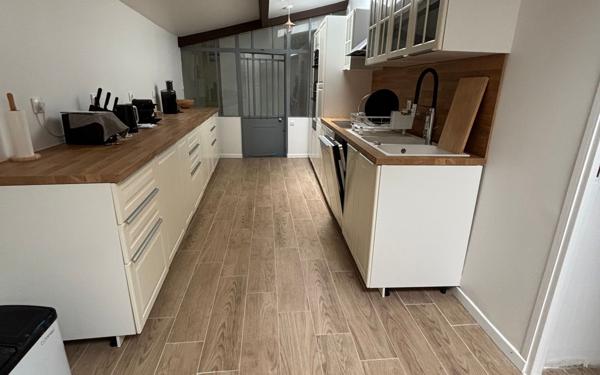 Maison à vendre    11 pièces • 410 m2 Essômes-sur-Marne