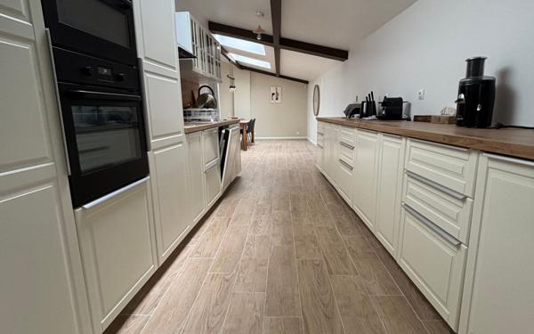 Maison à vendre    11 pièces • 410 m2 Essômes-sur-Marne