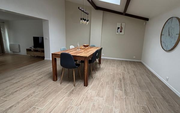 Maison à vendre    11 pièces • 410 m2 Essômes-sur-Marne