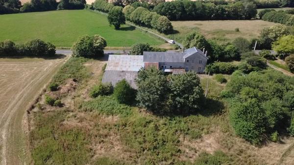 Maison à vendre 105 m² 3 chambres 6 pièces dépendances 6.5 hectares terrain et bois  AIGURANDE (36)