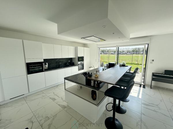 MAGNIFIQUE MAISON  INDIVIDUELLE DE 2022. AVEC GRAND GARAGE