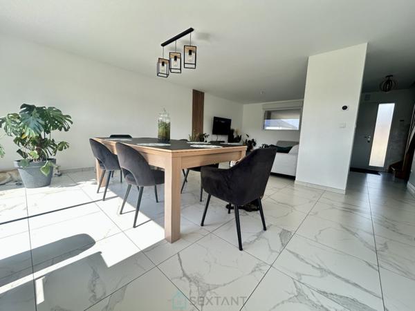 MAGNIFIQUE MAISON  INDIVIDUELLE DE 2022. AVEC GRAND GARAGE