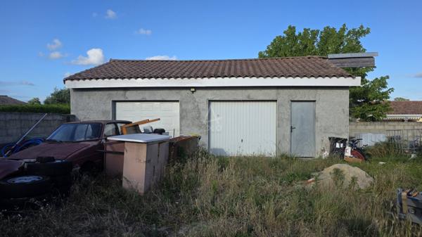 Terrain constructible de 725m² à CUBNEZAIS avec un double garage
