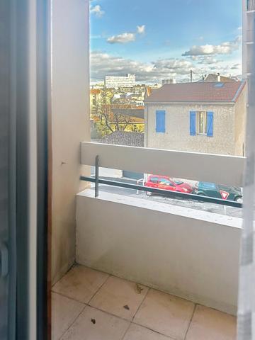 BEL APPARTEMENT DE 120M² AVEC BALCONS -  (13005)
