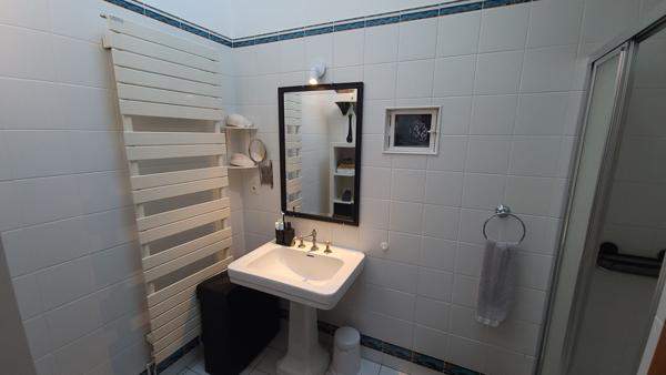 Maison de caractère avec gîte indépendant et piscine à 8 minutes de Villeneuve d'Aveyron Ols et rhinodes