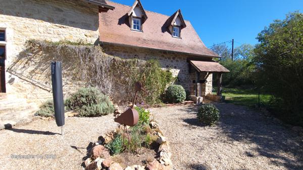 Maison de caractère avec gîte indépendant et piscine à 8 minutes de Villeneuve d'Aveyron Ols et rhinodes
