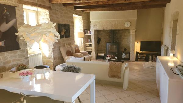 Maison de caractère avec gîte indépendant et piscine à 8 minutes de Villeneuve d'Aveyron Ols et rhinodes