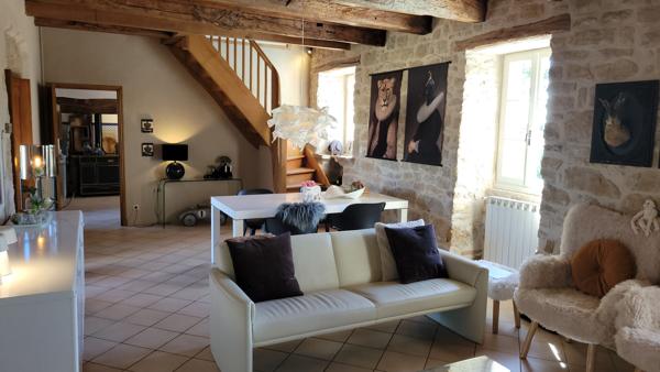 Maison de caractère avec gîte indépendant et piscine à 8 minutes de Villeneuve d'Aveyron Ols et rhinodes
