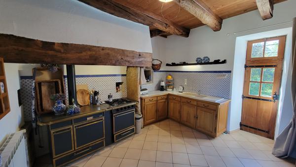 Maison de caractère avec gîte indépendant et piscine à 8 minutes de Villeneuve d'Aveyron Ols et rhinodes