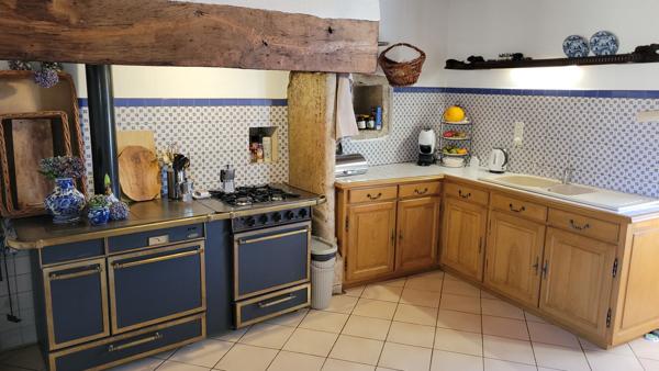 Maison de caractère avec gîte indépendant et piscine à 8 minutes de Villeneuve d'Aveyron Ols et rhinodes