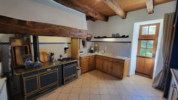 Maison de caractère avec gîte indépendant et piscine à 8 minutes de Villeneuve d'Aveyron Ols et rhinodes