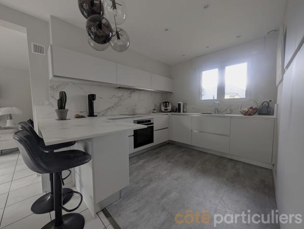 Vente
                Maison127 m² - 6 Pièces -
                    LUC LA PRIMAUBE (12450)