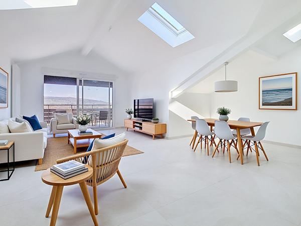 ATTIQUE Appartement T4 de 100.89 m2 avec vue montagnes.
