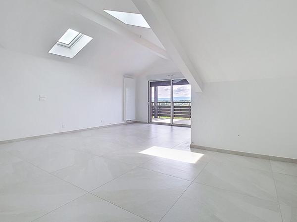 ATTIQUE Appartement T4 de 100.89 m2 avec vue montagnes.