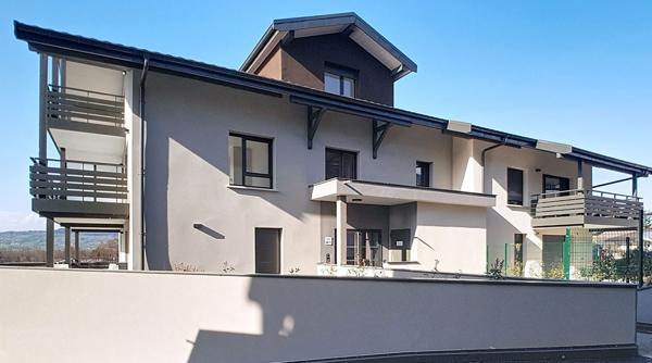 ATTIQUE Appartement T4 de 100.89 m2 avec vue montagnes.