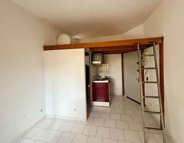 Charmant studio avec mezzanine situé place Faulquier