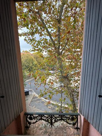 Charmant studio avec mezzanine situé place Faulquier