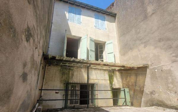 Vente Maison de ville avec terrasse et garages à rénover Clairac   