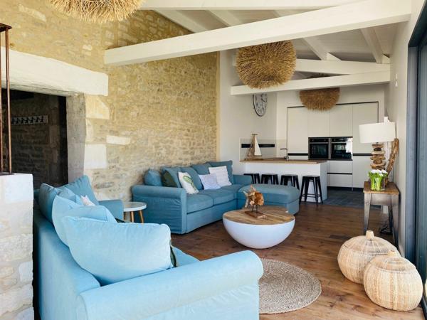 Maison à vendre    5 pièces •  La Flotte