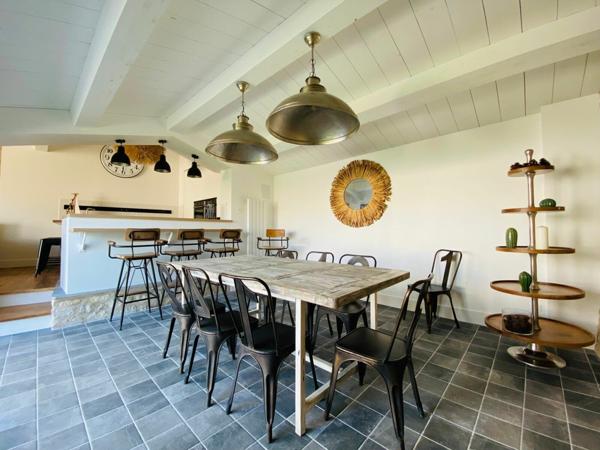 Maison à vendre    5 pièces •  La Flotte