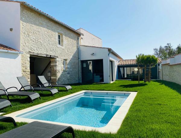 Maison à vendre    5 pièces •  La Flotte