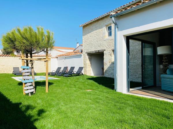 Maison à vendre    5 pièces •  La Flotte